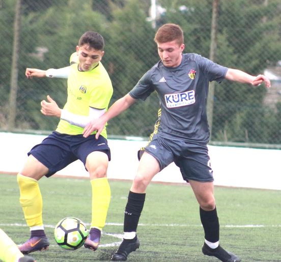 GÜZELCE EVİNDE GÜRLEDİ: 6-1