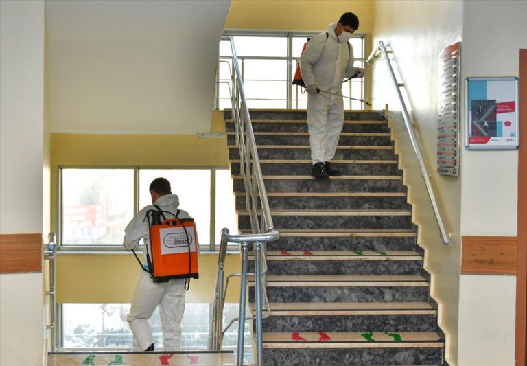 Esenyurt Belediyesi, Koronavirüs’e Karşı Dezenfeksiyon Çalışmalarını Sürdürüyor
