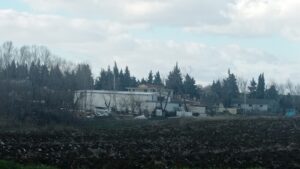 AKP’Lİ MECLİS ÜYESİNDEN KAÇAK TESİS