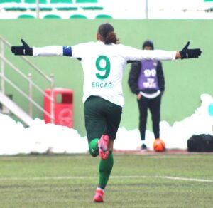 TEPECİKTE 3 TRANSFERİN ELİ KULAĞINDA