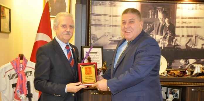 GAZİLER DERNEĞİNDEN KOÇER’E TEŞEKKÜR PLAKETİ