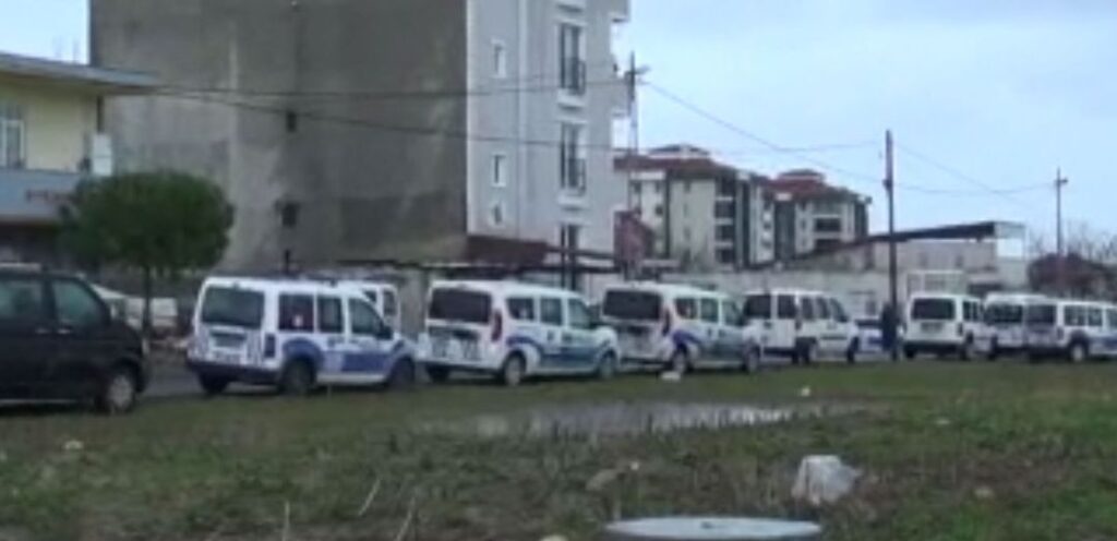 Eşinden ayrılmasını sebep gösterdiği ağabeyi ve yengesini vurdu