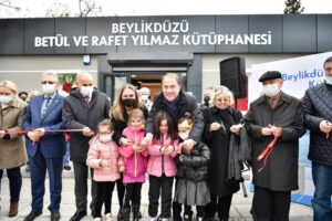 BEYLİKDÜZÜ’NÜN DÖRT BİR YANI KÜTÜPHANELERLE DONATILDI