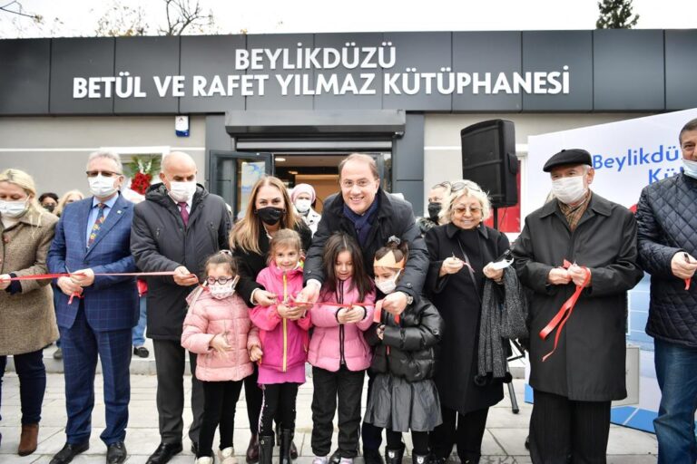 BEYLİKDÜZÜ’NÜN DÖRT BİR YANI KÜTÜPHANELERLE DONATILDI