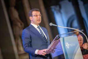 İMAMOĞLU’NDAN ATATÜRK ALINTILI ‘BARIŞ’ ÇAĞRISI: “ŞEHİRLERİMİZİN İHTİYACI, BARIŞ VE DAYANIŞMADIR”