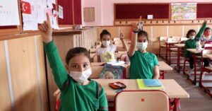 YARIYIL TATİLİ SONA ERİYOR: İLK DERS ZİLİ YARIN ÇALACAK