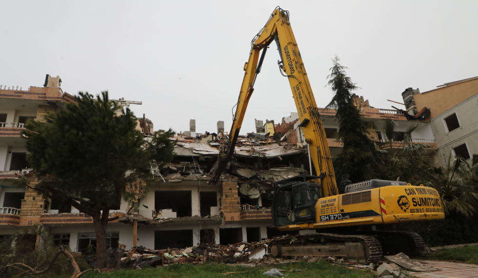 Kentsel Dönüşüm kapsamında yenilen yapıların çatılarına güneş paneli koyulacak