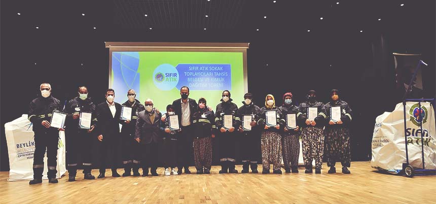 BEYLİKDÜZÜ’NDE GERİ DÖNÜŞÜM İŞÇİLERİNE ÖRNEK PROJE