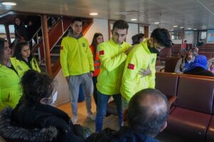 VAPURDA İLK YARDIM EĞİTİMLERİ DEVAM EDİYOR