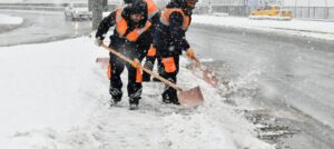 ESENYURT’TA KARLA MÜCADELE ÇALIŞMALARI SÜRÜYOR