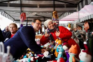 KADIN ÜRETİCİ: “DÜNYANIN EN İYİ İNSANISINIZ” İMAMOĞLU: “KANATLANDIM, UÇACAĞIM ŞİMDİ”