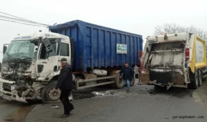 Silivri’de 2 kamyon kafa kafaya çarpıştı:  2 Yaralı