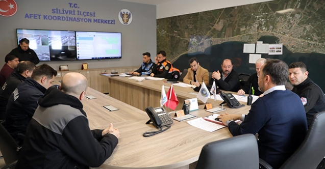 Silivri’de yoğun kar yağışı görülüyor