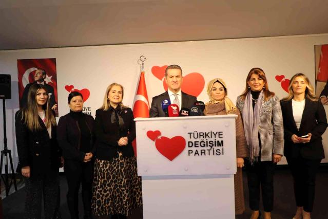 TDP lideri Sarıgül: “Kadınların kaybettiği bir mücadeleyi tarih bugüne kadar yazmamıştır”