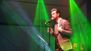 MEHMET ERCAN ŞİİRLERİYLE BAŞAKŞEHİRLİLERİ MEST ETTİ