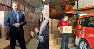 Başkan Bünyamin Demir Vatandaşlara Ramazan İçin Erzak Kolisi Dağıttı