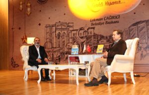 Ahmet Özhan: Karamsar şarkılardan uzak durun