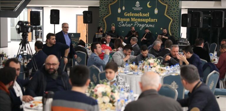 MEDYA MENSUPLARI GELENEKSEL SAHUR BULUŞMASINDA BİR ARAYA GELDİ