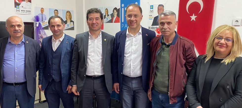 Beylikdüzü Belediye Başkanı Mehmet Murat Çalık’tan İYİ Parti’ye ziyaret