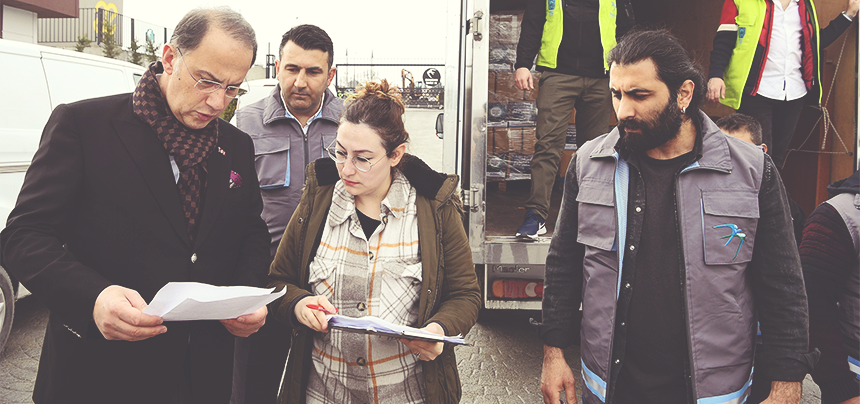 İHTİYAÇ SAHİBİ AİLELERE RAMAZAN KOLİSİ YARDIMI