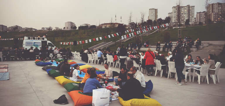 BEYLİKDÜZÜ’NDE DOST SOFRASI KURULDU