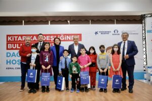 İHTİYAÇ SAHİBİ OKULLARA 30.000 KİTAP DESTEĞİ