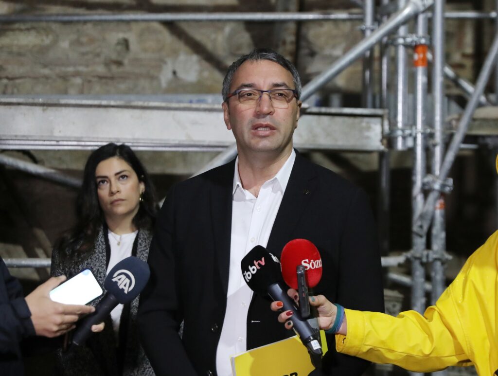 RUMELİ HİSARI’NA KONUT YAPACAKLARDI, İBB ENGELLEDİ…