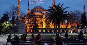 11 ayın sultanı Ramazan geldi: İlk teravih bu akşam