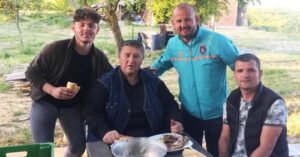 BEYCİLERLİ GENÇLERE MUHTARDAN YEMEK