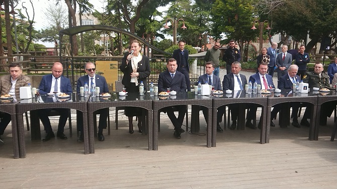 SİLİVRİ,PROTOKOLÜ KALE PARK’TA BAYRAMLAŞMA PROGRAMI GERÇEKLEŞTİRDİ