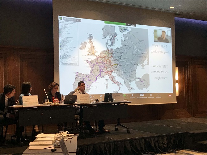 Şehirlerin gelecekte karşılaşacağı sorunlar konuşuldu