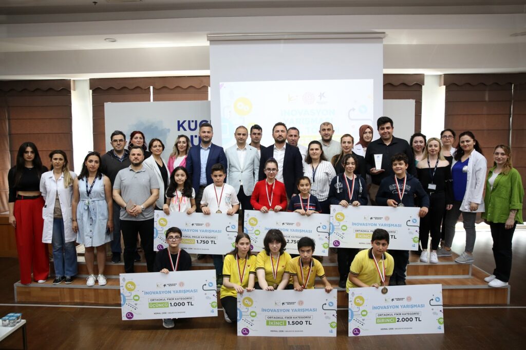 ÖĞRENCİLER FİKİR VE PROJELERİNİ YARIŞTIRDI