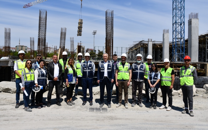 TÜRKİYE’NİN EN MODERN PAZAR ALANI YAPIMINA HIZLA DEVAM EDİYORUZ