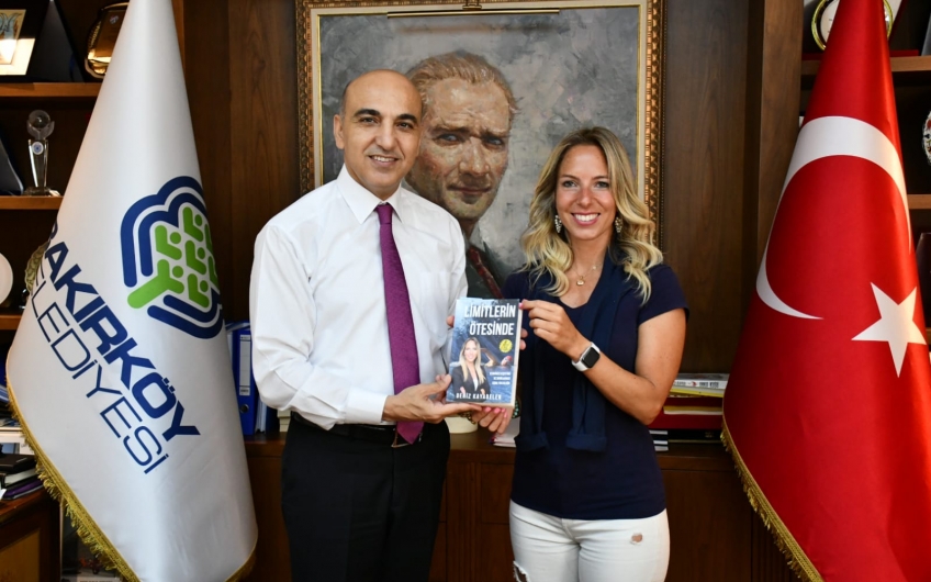 ŞAMPİYON YÜZÜCÜ KAYADELEN BAŞKAN KERİMOĞLU’NU ZİYARET ETTİ