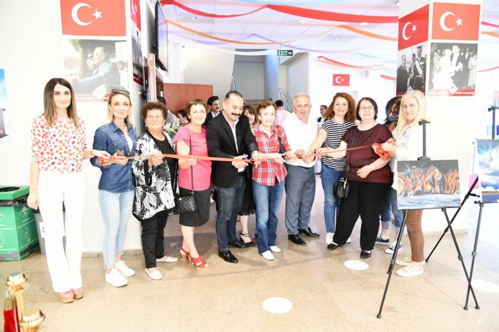 HER ŞEY OLABİLİRSİNİZ FAKAT SANATKÂR OLAMAZSINIZ