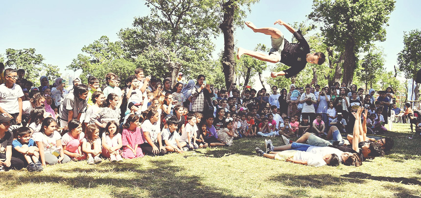 ÇOCUKLAR BAHAR ŞENLİĞİNDE DOYASIYA EĞLENDİ