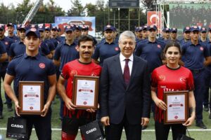 İBB İTFAİYESİ 2022’NİN MEZUNLARINI VERDİ