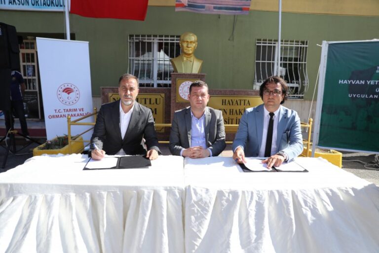 HAYVAN YETİŞTİRİCİLERİNE YÖNELİK ÜCRETSİZ AŞI DESTEĞİ PROTOKOL İMZA TÖRENİ GERÇEKLEŞTİ