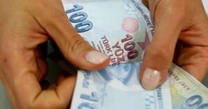 CHP’Lİ ÖZGÜR KARABAT KYK BORÇLARINI MECLİS GÜNDEMİNE TAŞIDI: ‘KREDİ FAİZLERİ SİLİNECEK Mİ