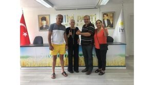 Ünlü Sanatçı Mustafa Sandal’ın Annesi Ve Akrabaları İYİ Parti Üyesi Oldu