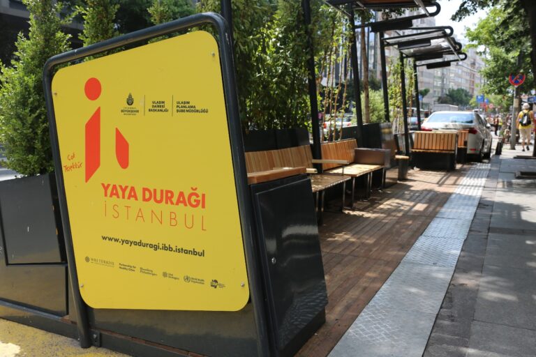 SİZ DE MAHALLENİZDE YAYA DURAĞINA KAVUŞUN