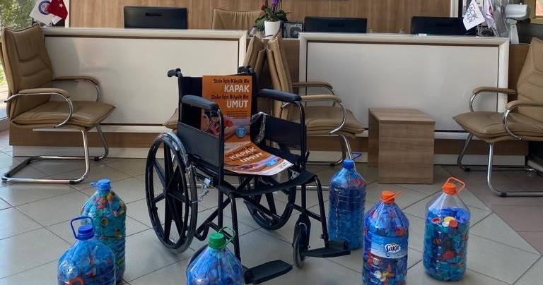 Mavi Kapakların Umutlara Yolculuğu