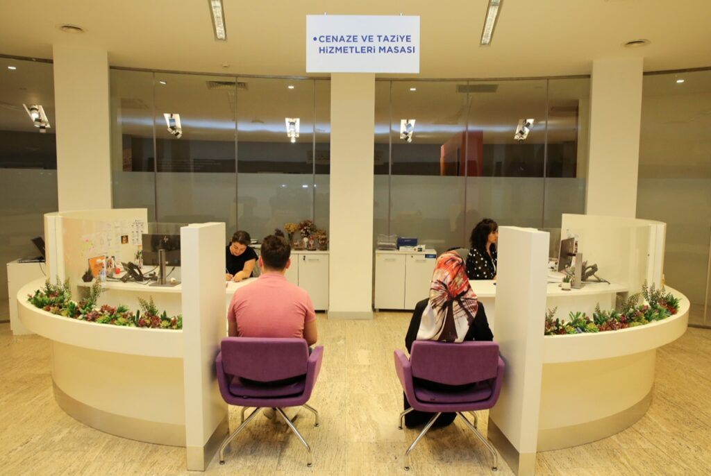 CENAZE-TAZİYE HİZMETLERİ BİRİMİ, YAKININI KAYBEDEN 3600 HANENİN ACISINI PAYLAŞTI