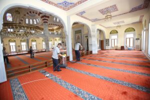 İBADETHANELERDE BAYRAM ÖNCESİ HİJYEN MESAİSİ