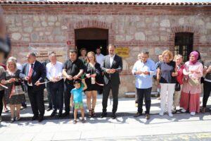 VOLKAN YARAN ULUSLARARASI ÇALGI KOLEKSİYONU SERGİSİ AÇILDI