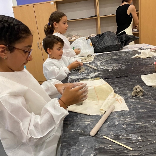 HAYAL GÜÇLERİ SERAMİK SANATIYLA GELİŞİYOR