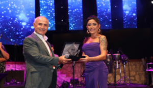 Melek Mosso festival coşkusunu ikiye katladı!