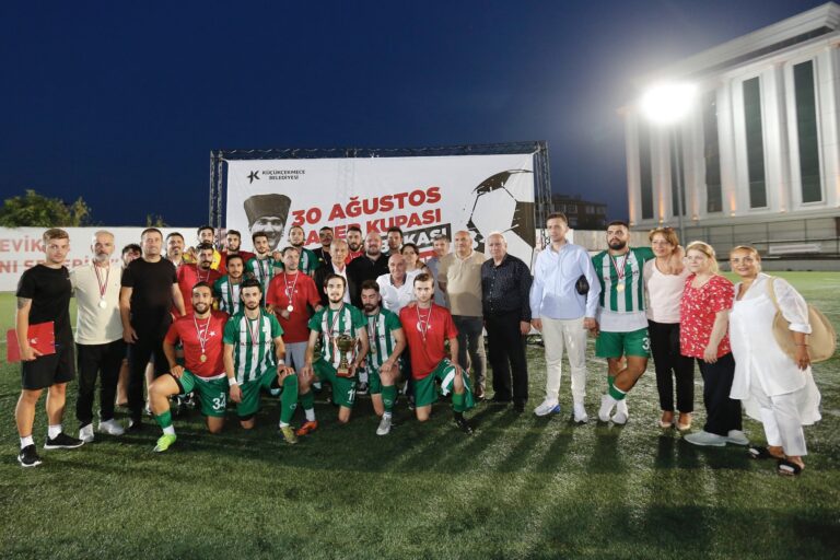 ZAFER KUPASI YEŞİLOVA ESNAFSPOR’UN