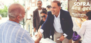 BEYLİKDÜZÜ BELEDİYESİ 6 AYRI NOKTADA AŞURE DAĞITTI