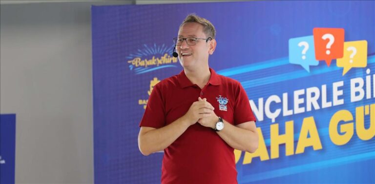 BAŞKAN KARTOĞLU GENÇLERLE İKİ MÜJDE VERDİ